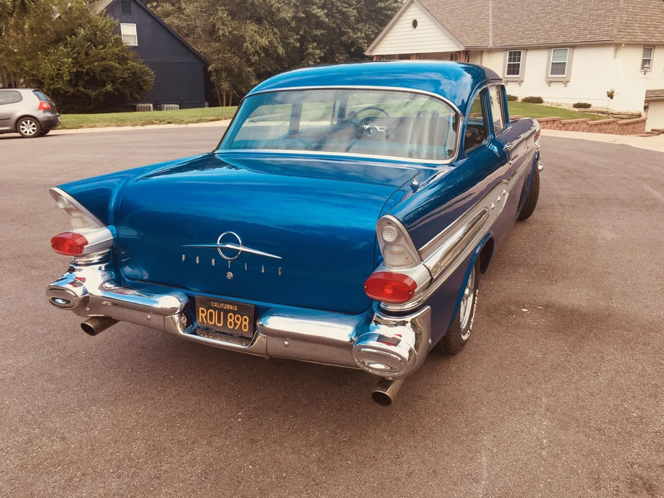 1957 Pontiac Chieftain - Image 9 of 31