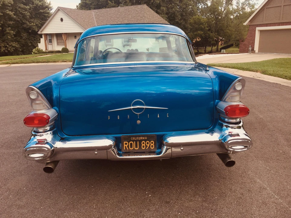 1957 Pontiac Chieftain - Image 10 of 31