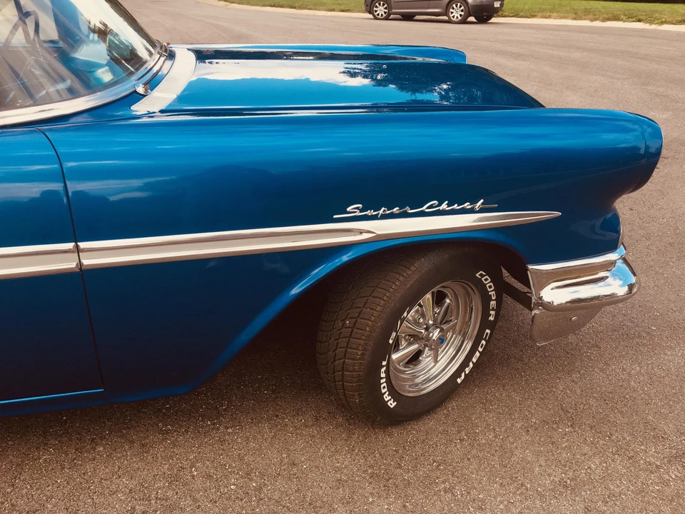 1957 Pontiac Chieftain - Image 20 of 31