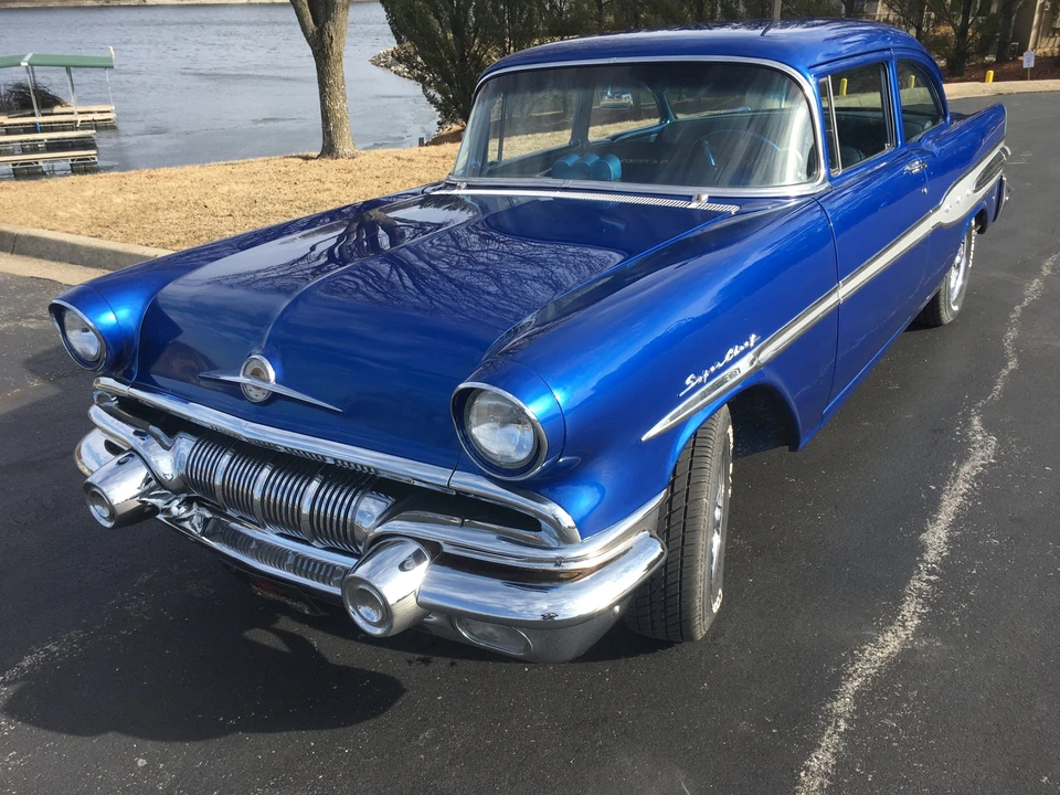 1957 Pontiac Chieftain - Image 2 of 31