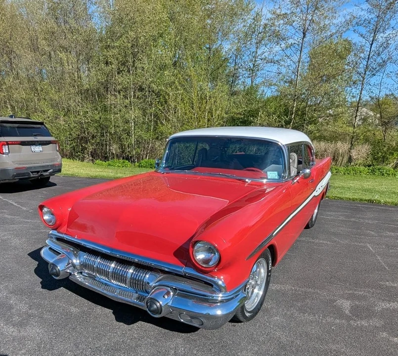 1957 Pontiac Chieftain - Image 12 of 31