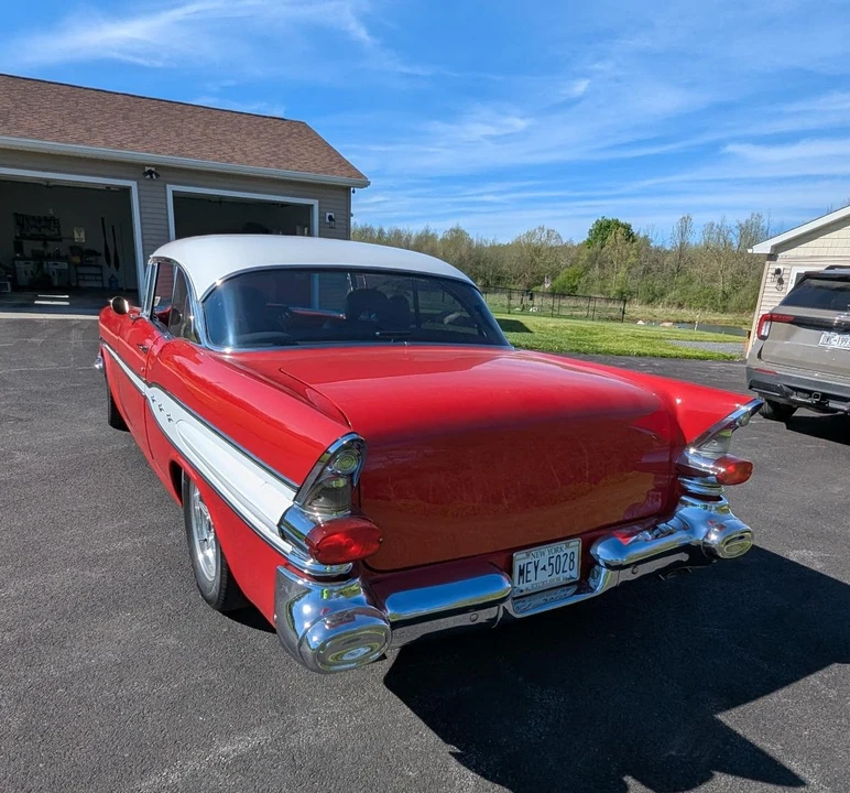 1957 Pontiac Chieftain - Image 16 of 31