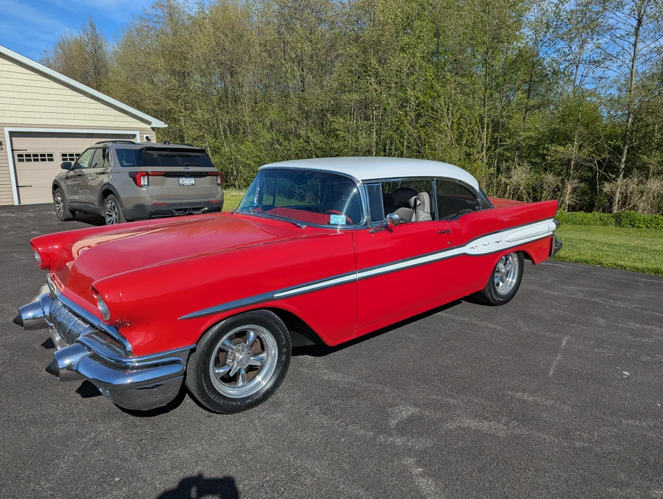 1957 Pontiac Chieftain - Image 13 of 31