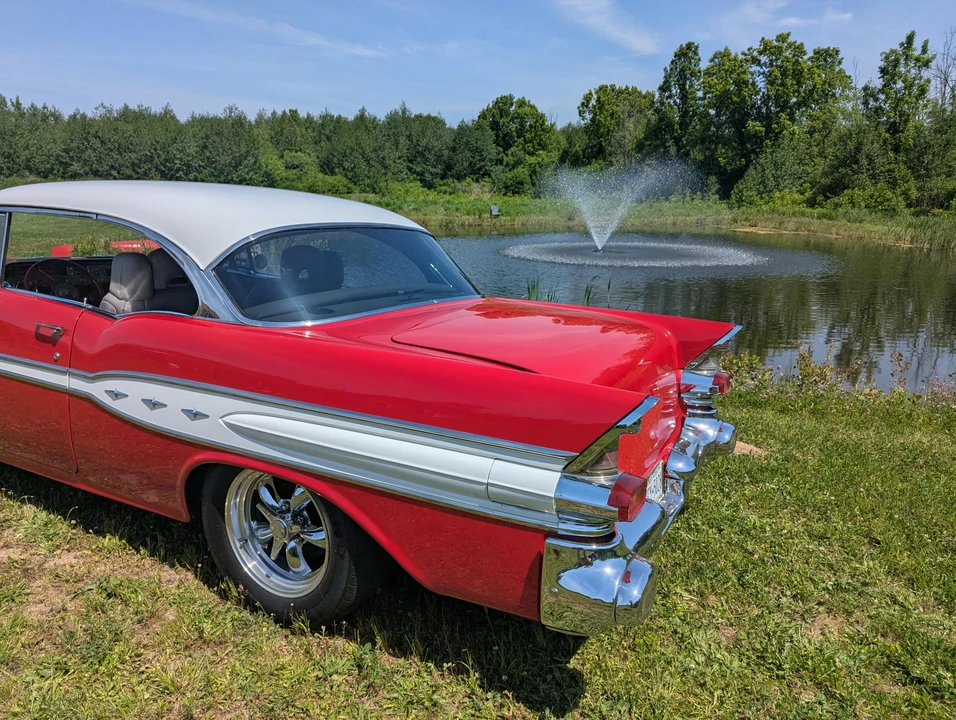 1957 Pontiac Chieftain - Image 30 of 31