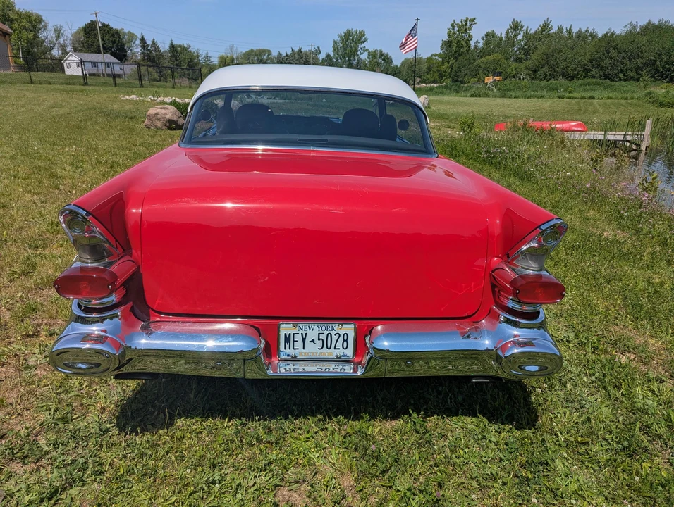 1957 Pontiac Chieftain - Image 5 of 31