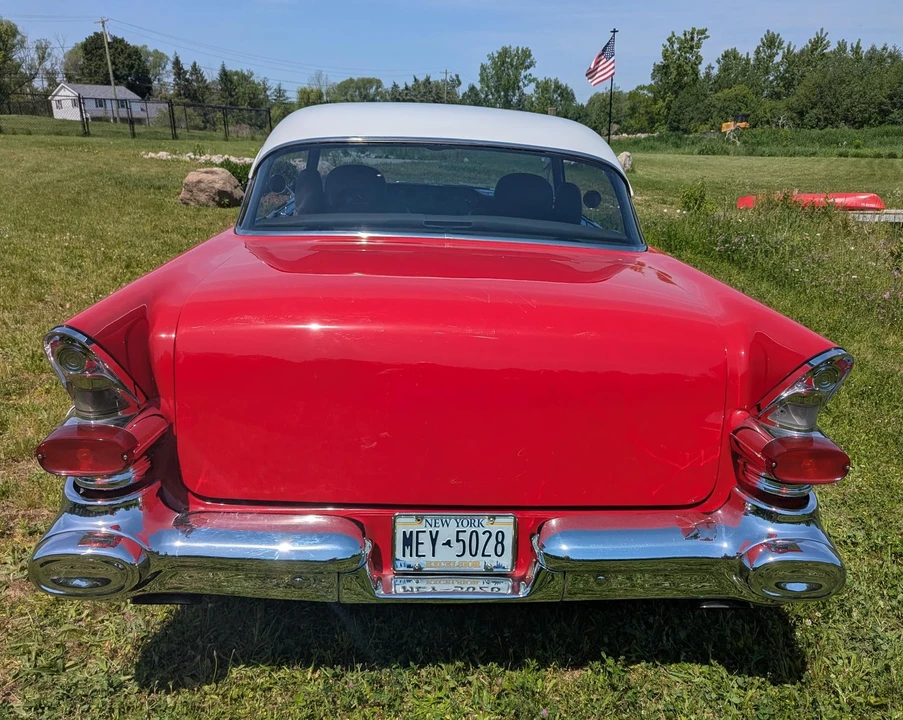 1957 Pontiac Chieftain - Image 6 of 31