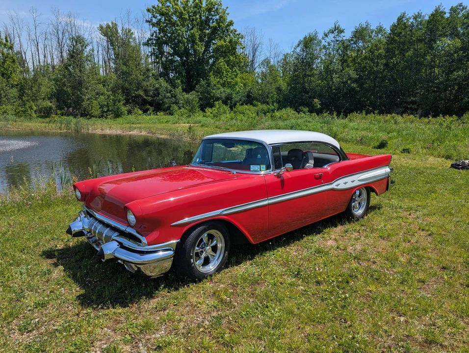 1957 Pontiac Chieftain - Image 3 of 31