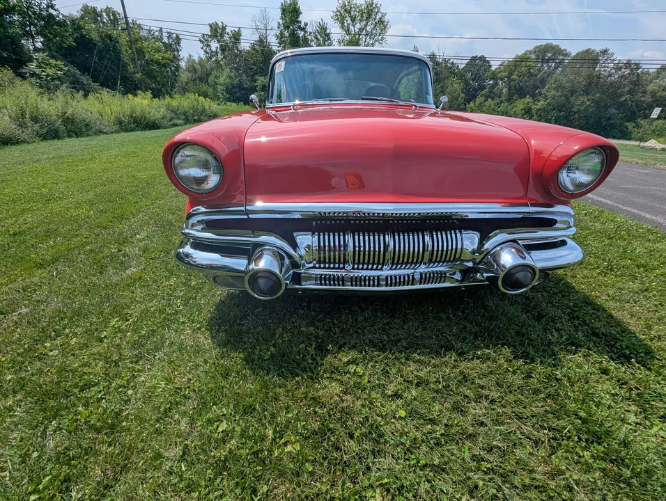 1957 Pontiac Chieftain - Image 23 of 31