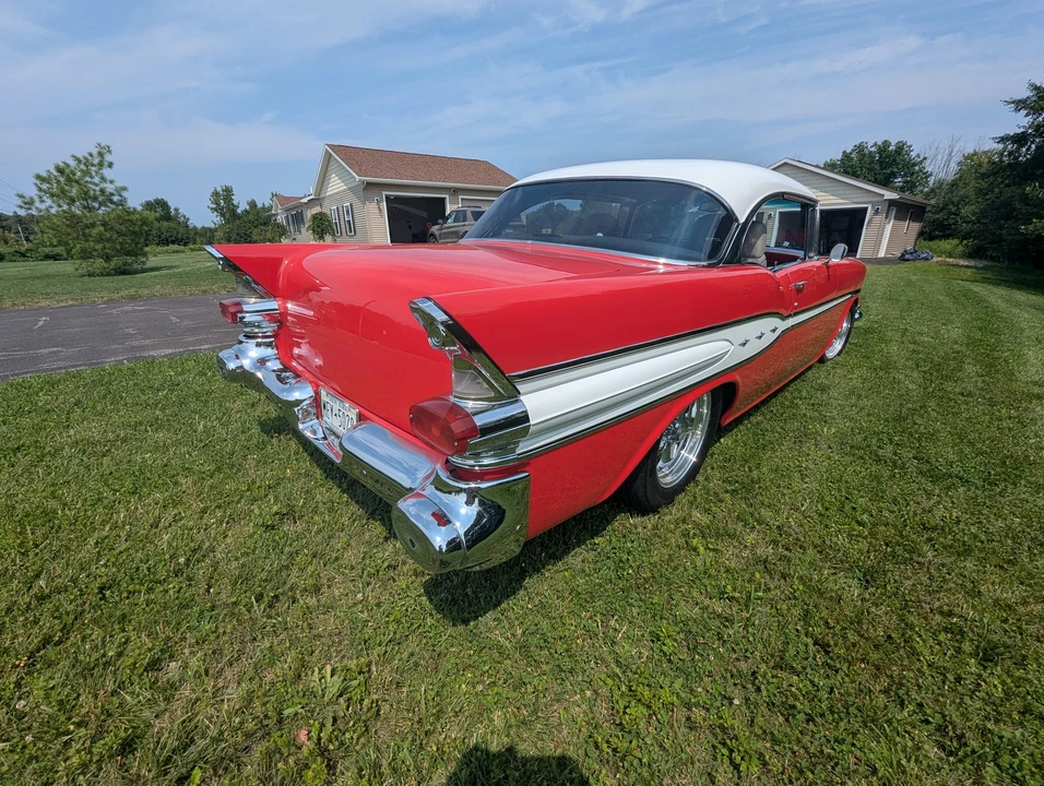 1957 Pontiac Chieftain - Image 20 of 31
