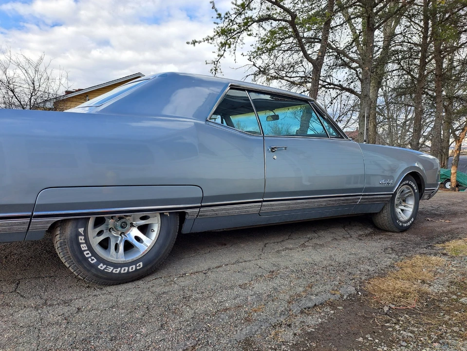 1968 Oldsmobile 98 - Image 4 of 18