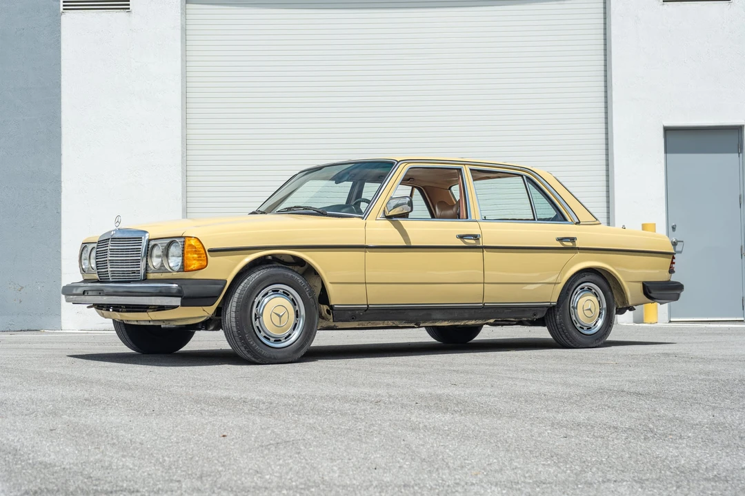 1978 Mercedes-Benz W123 Sedan - Image 4 of 31