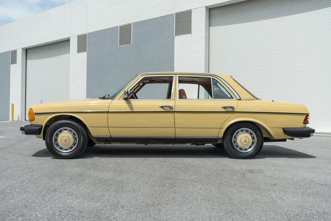 1978 Mercedes-Benz W123 Sedan - Image 5 of 31