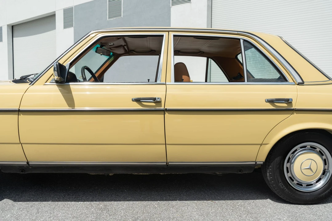 1978 Mercedes-Benz W123 Sedan - Image 28 of 31