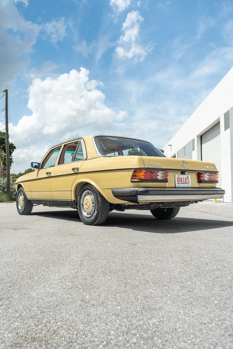 1978 Mercedes-Benz W123 Sedan - Image 6 of 31