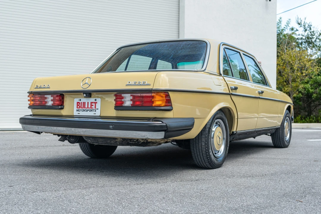 1978 Mercedes-Benz W123 Sedan - Image 10 of 31