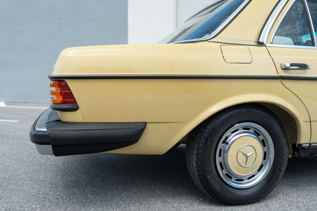 1978 Mercedes-Benz W123 Sedan - Image 24 of 31