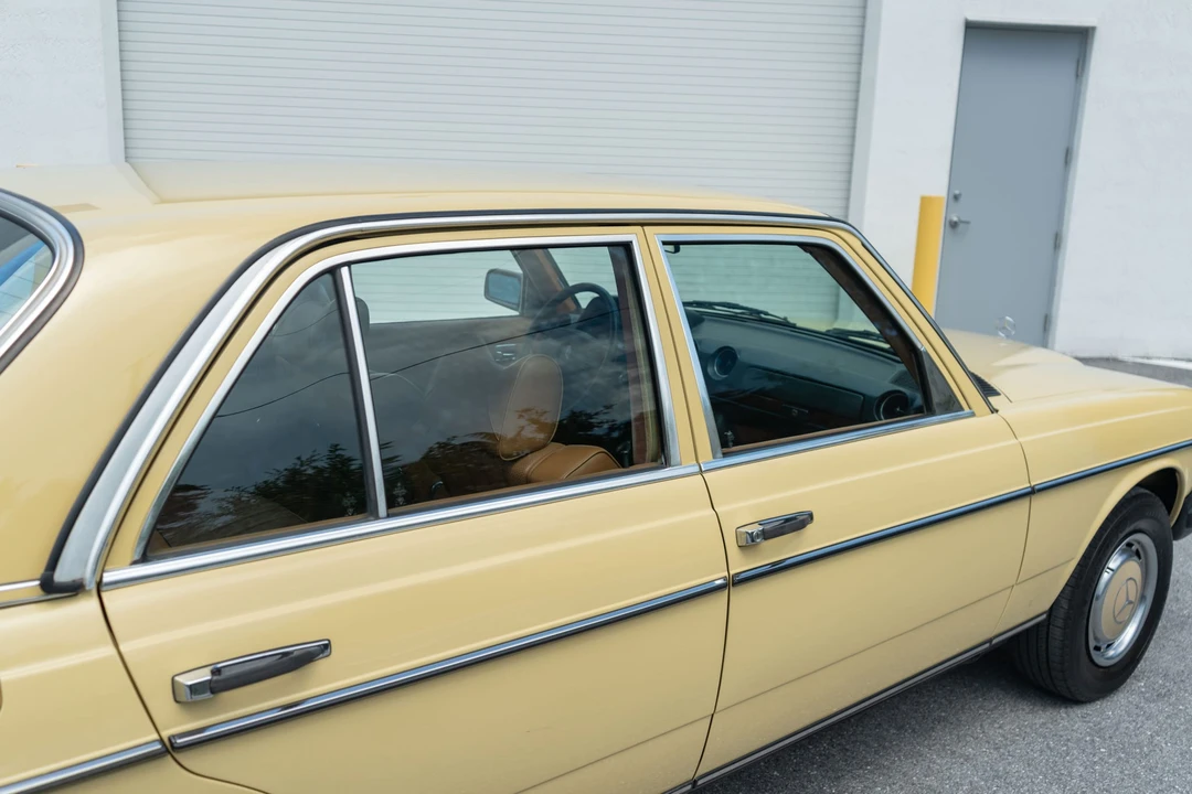 1978 Mercedes-Benz W123 Sedan - Image 21 of 31