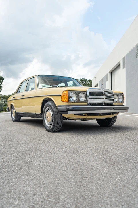 1978 Mercedes-Benz W123 Sedan - Image 15 of 31