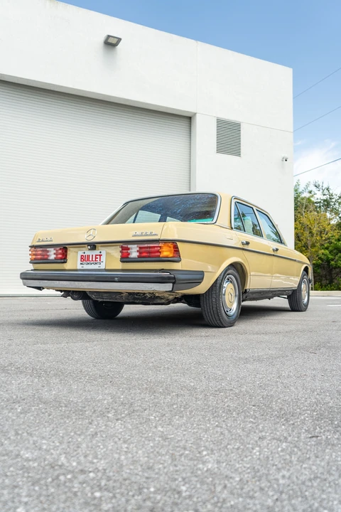 1978 Mercedes-Benz W123 Sedan - Image 11 of 31