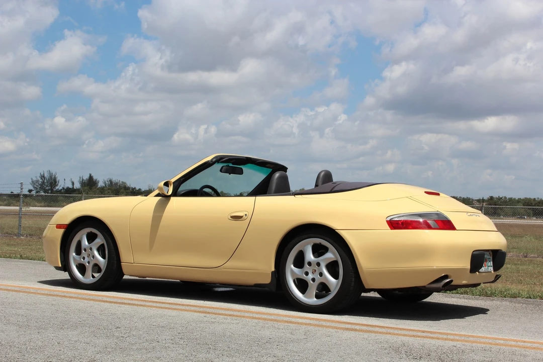 1999 Porsche 996 Carrera - Image 19 of 31