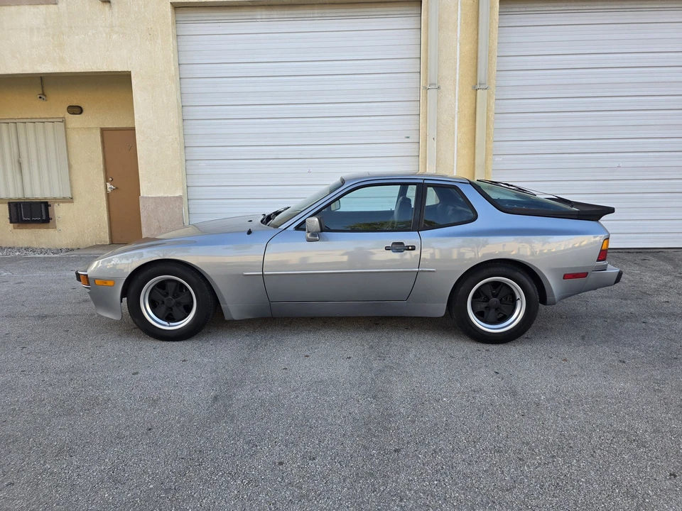 1985 Porsche 944 - Image 9 of 31