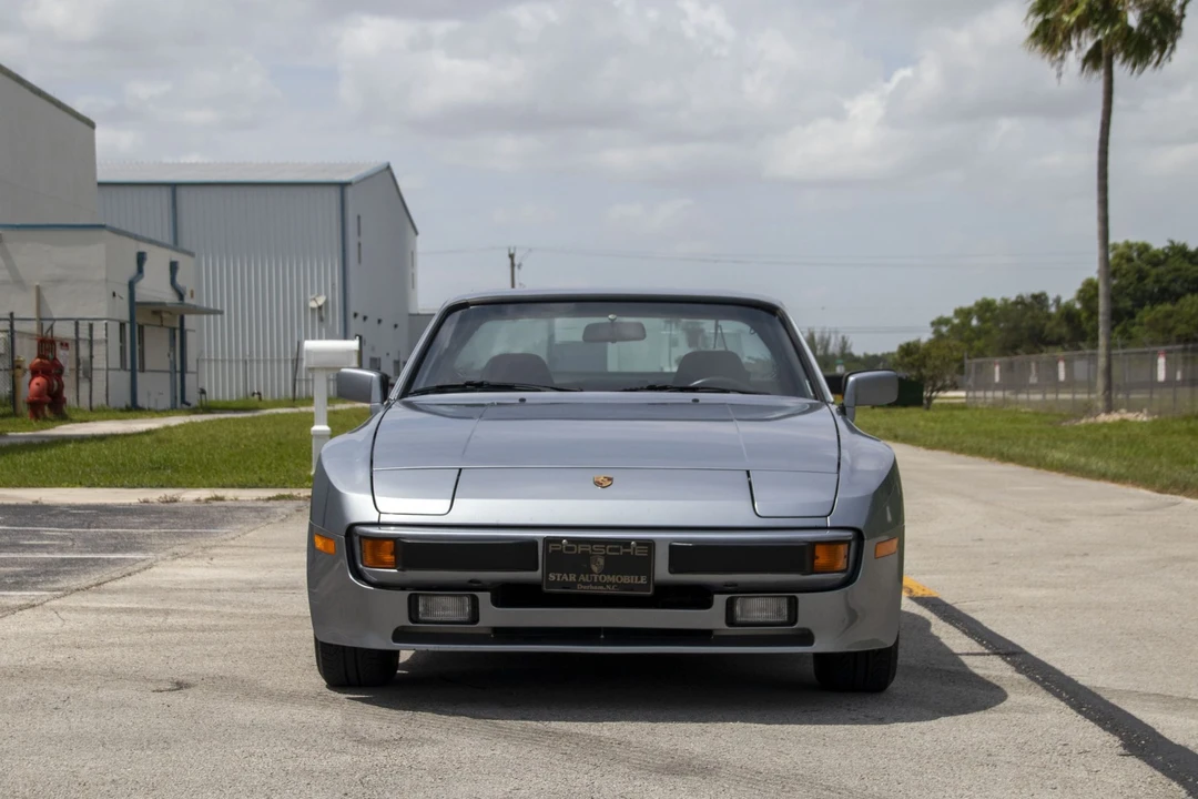 1985 Porsche 944 - Image 27 of 31