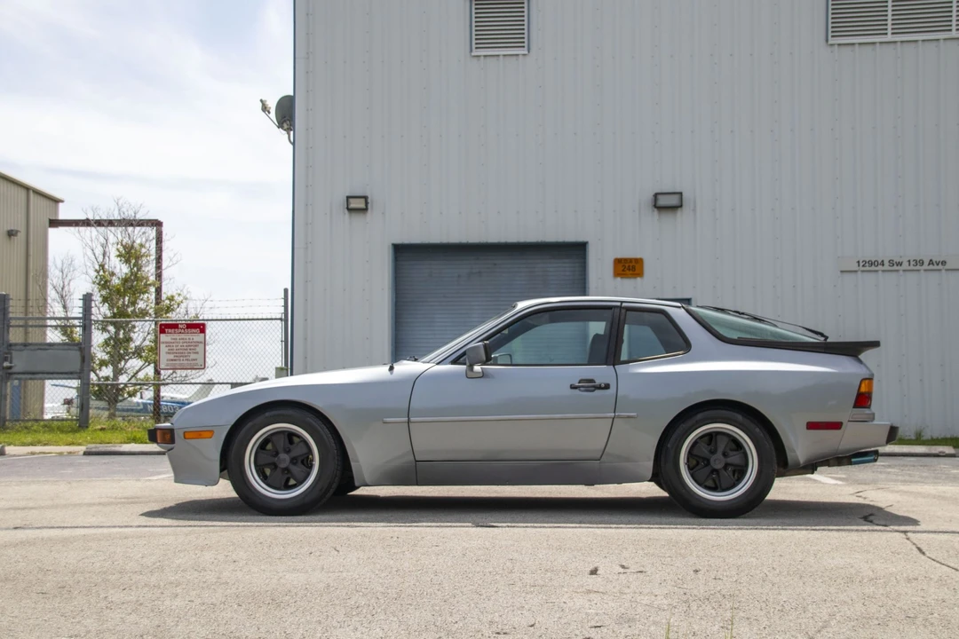 1985 Porsche 944 - Image 8 of 31