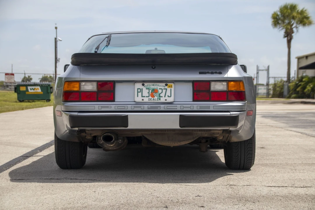 1985 Porsche 944 - Image 17 of 31