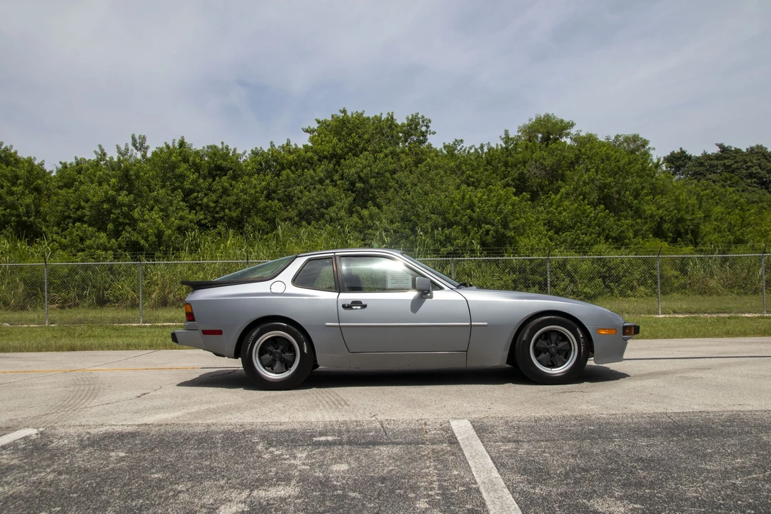 1985 Porsche 944 - Image 21 of 31
