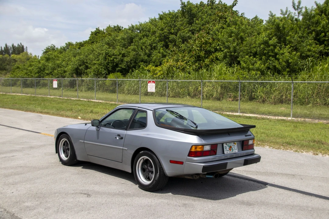 1985 Porsche 944 - Image 10 of 31