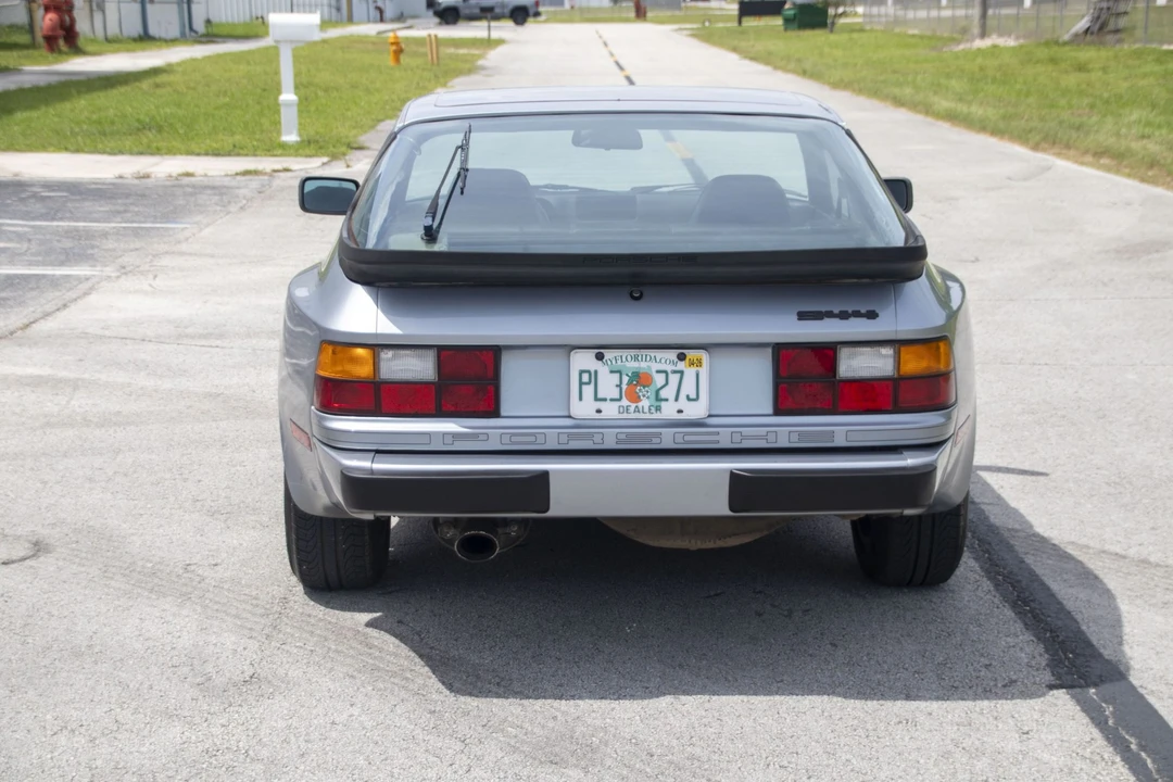 1985 Porsche 944 - Image 16 of 31