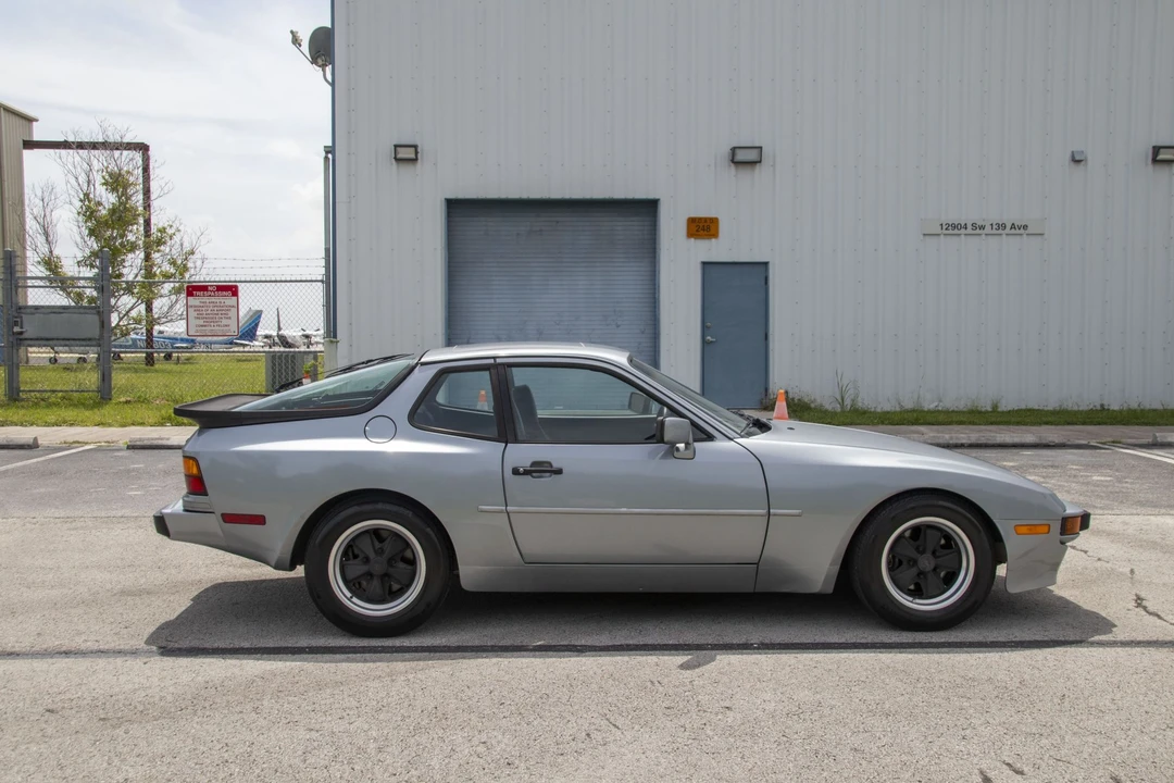 1985 Porsche 944 - Image 22 of 31