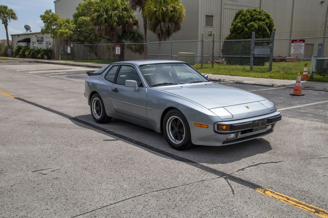 1985 Porsche 944 - Image 23 of 31