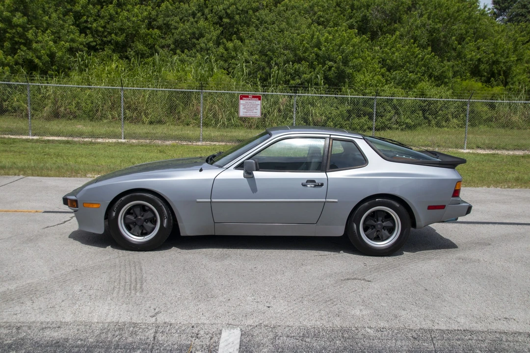 1985 Porsche 944 - Image 7 of 31