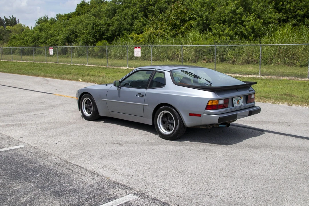 1985 Porsche 944 - Image 11 of 31