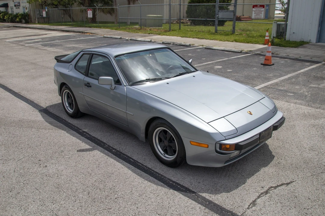 1985 Porsche 944 - Image 25 of 31