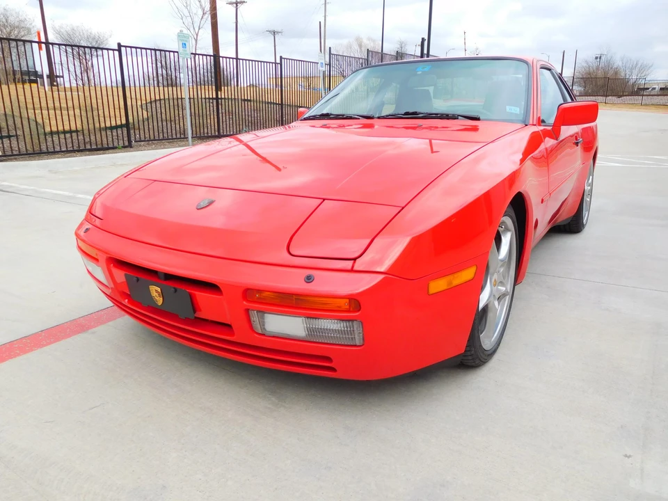 1986 Porsche 944 Turbo - Image 2 of 31