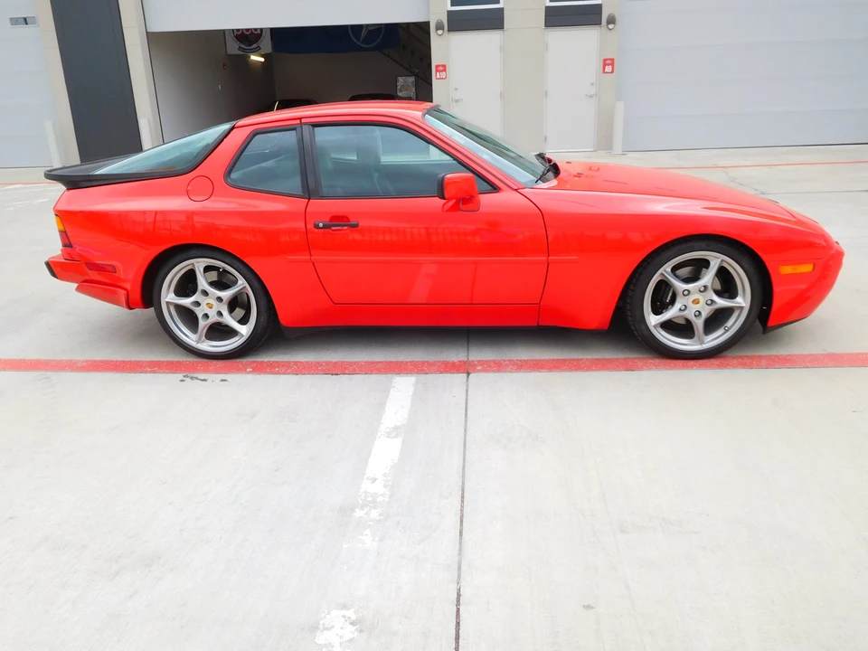 1986 Porsche 944 Turbo - Image 19 of 31