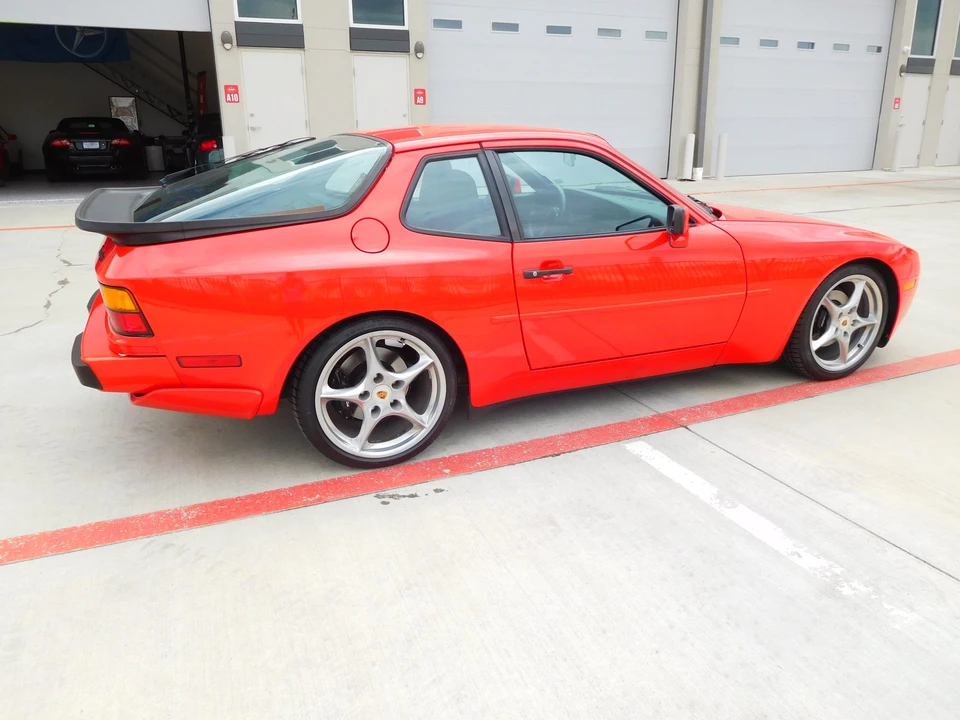 1986 Porsche 944 Turbo - Image 17 of 31