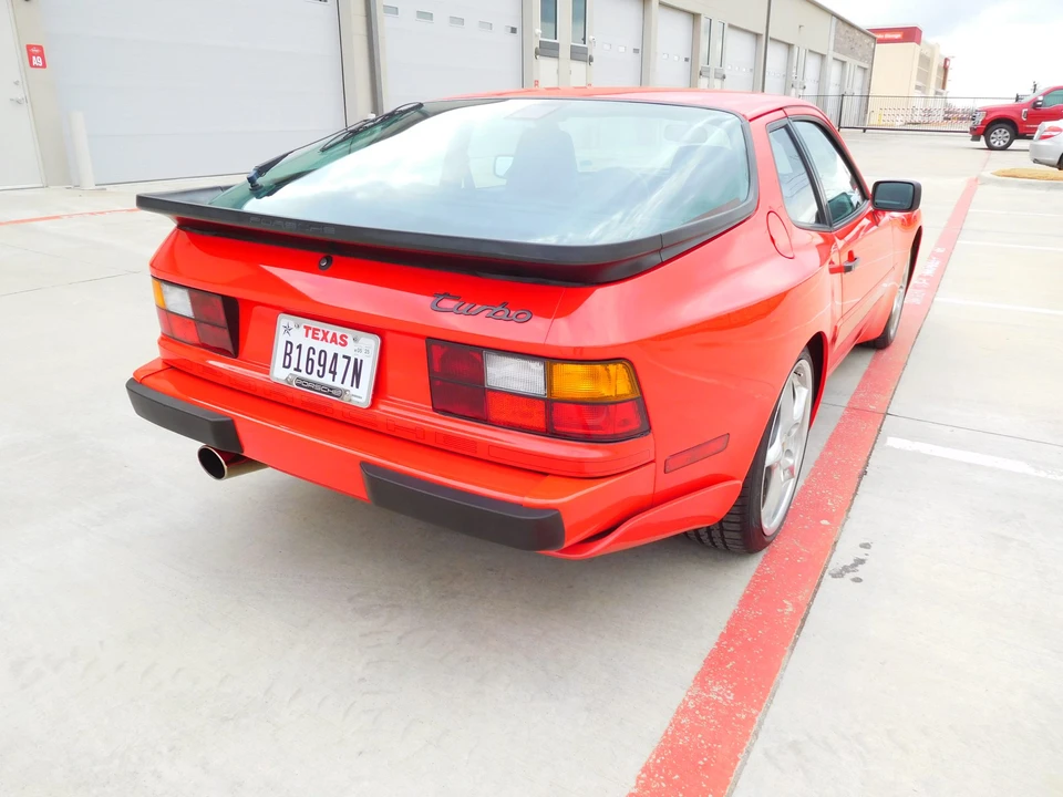 1986 Porsche 944 Turbo - Image 14 of 31