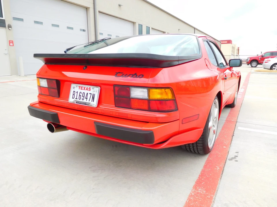 1986 Porsche 944 Turbo - Image 13 of 31