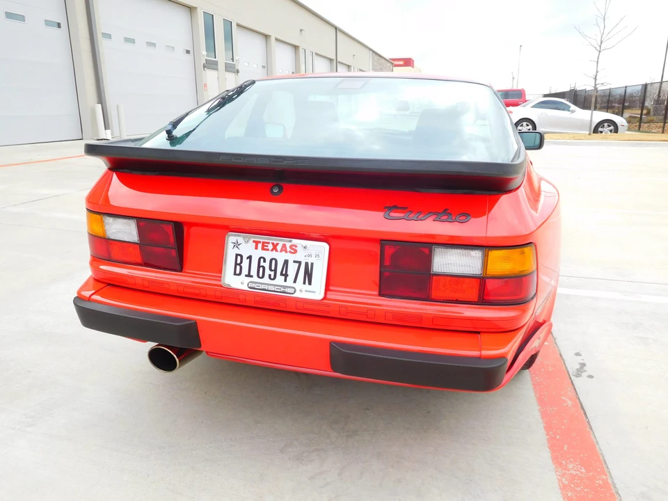 1986 Porsche 944 Turbo - Image 12 of 31