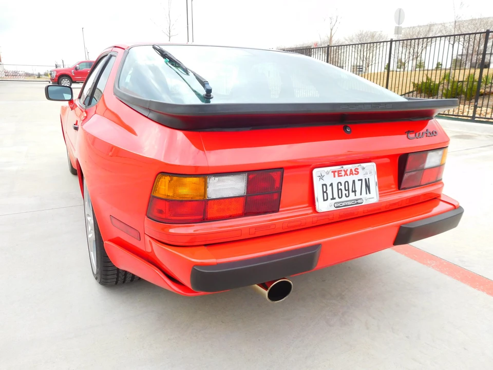 1986 Porsche 944 Turbo - Image 10 of 31
