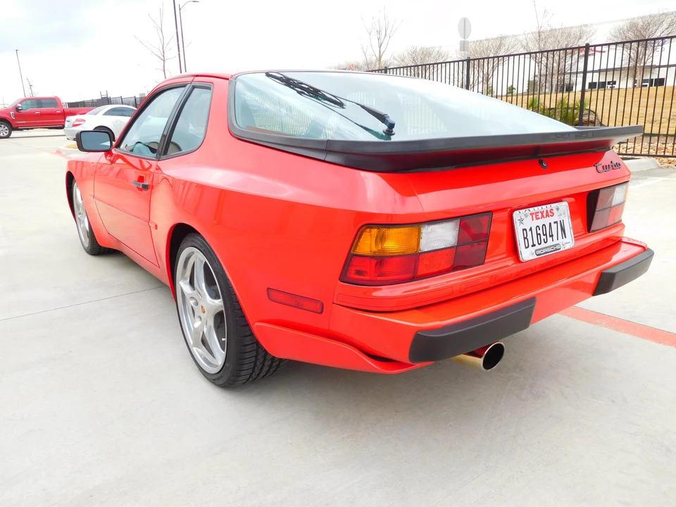 1986 Porsche 944 Turbo - Image 9 of 31