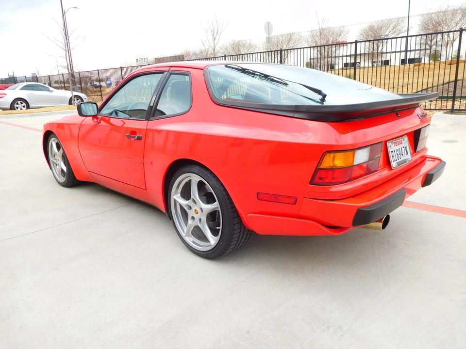 1986 Porsche 944 Turbo - Image 8 of 31