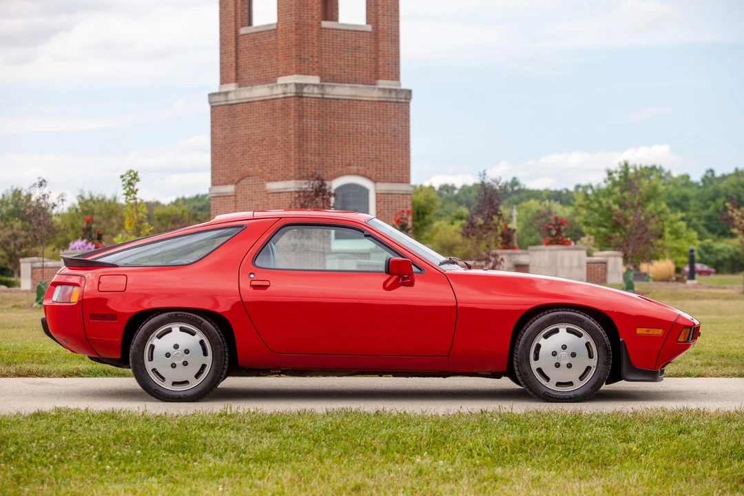 1986 Porsche 928 S - Image 12 of 31