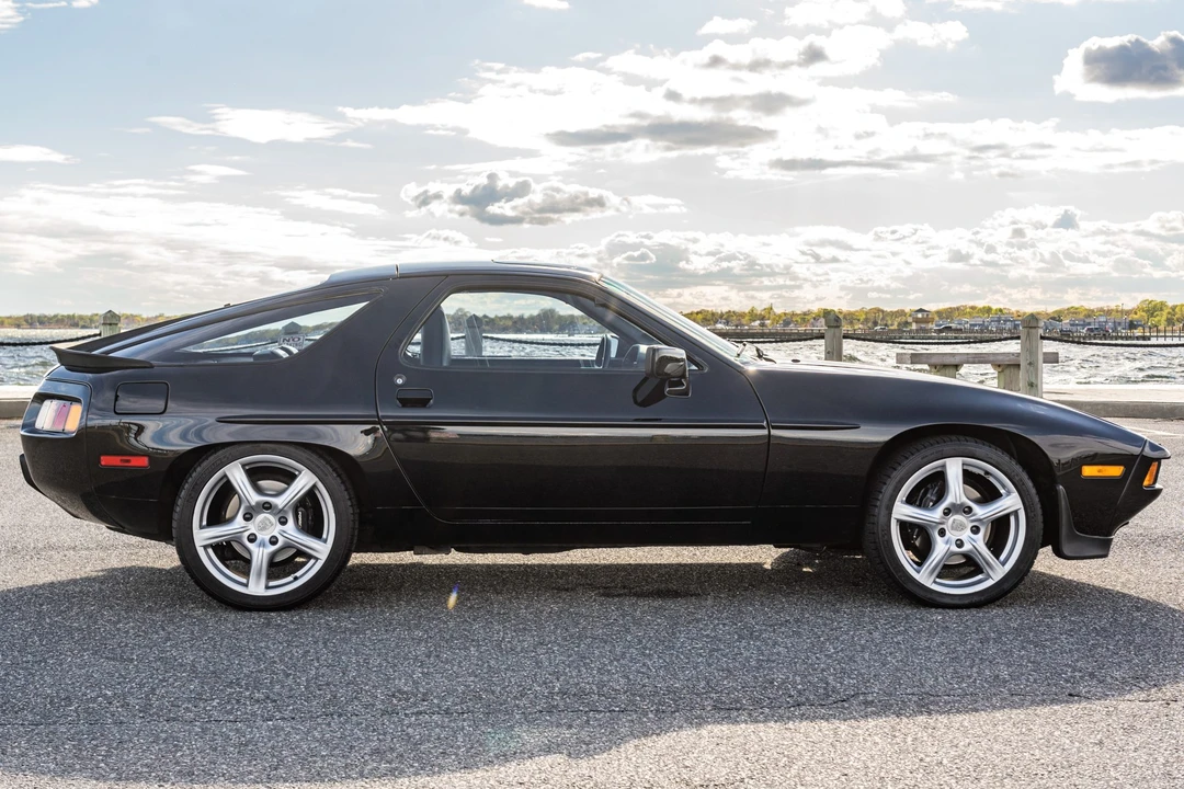 1986 Porsche 928 S - Image 8 of 31