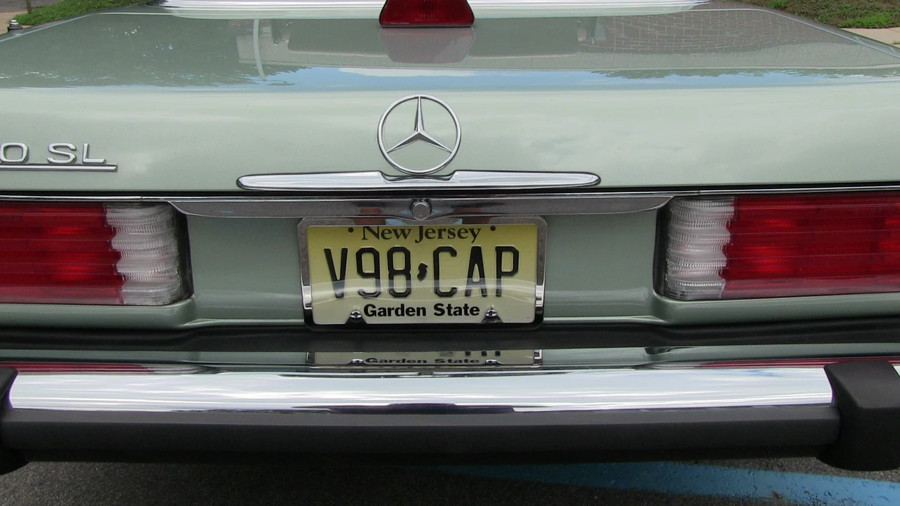 1987 Mercedes-Benz R107 SL-Class - Image 22 of 31
