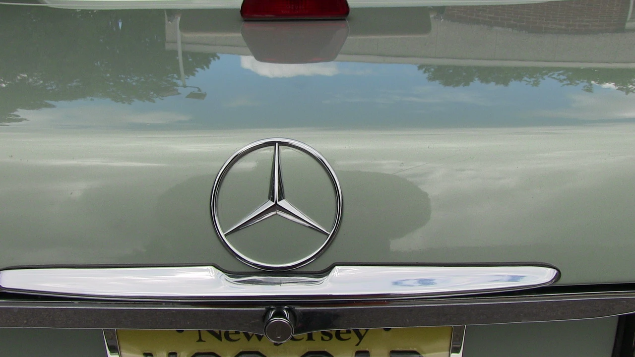 1987 Mercedes-Benz R107 SL-Class - Image 21 of 31