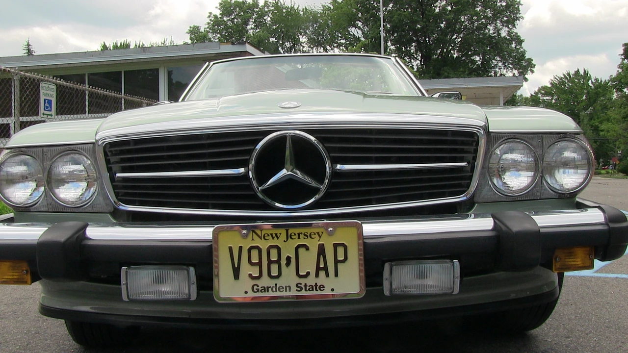 1987 Mercedes-Benz R107 SL-Class - Image 18 of 31